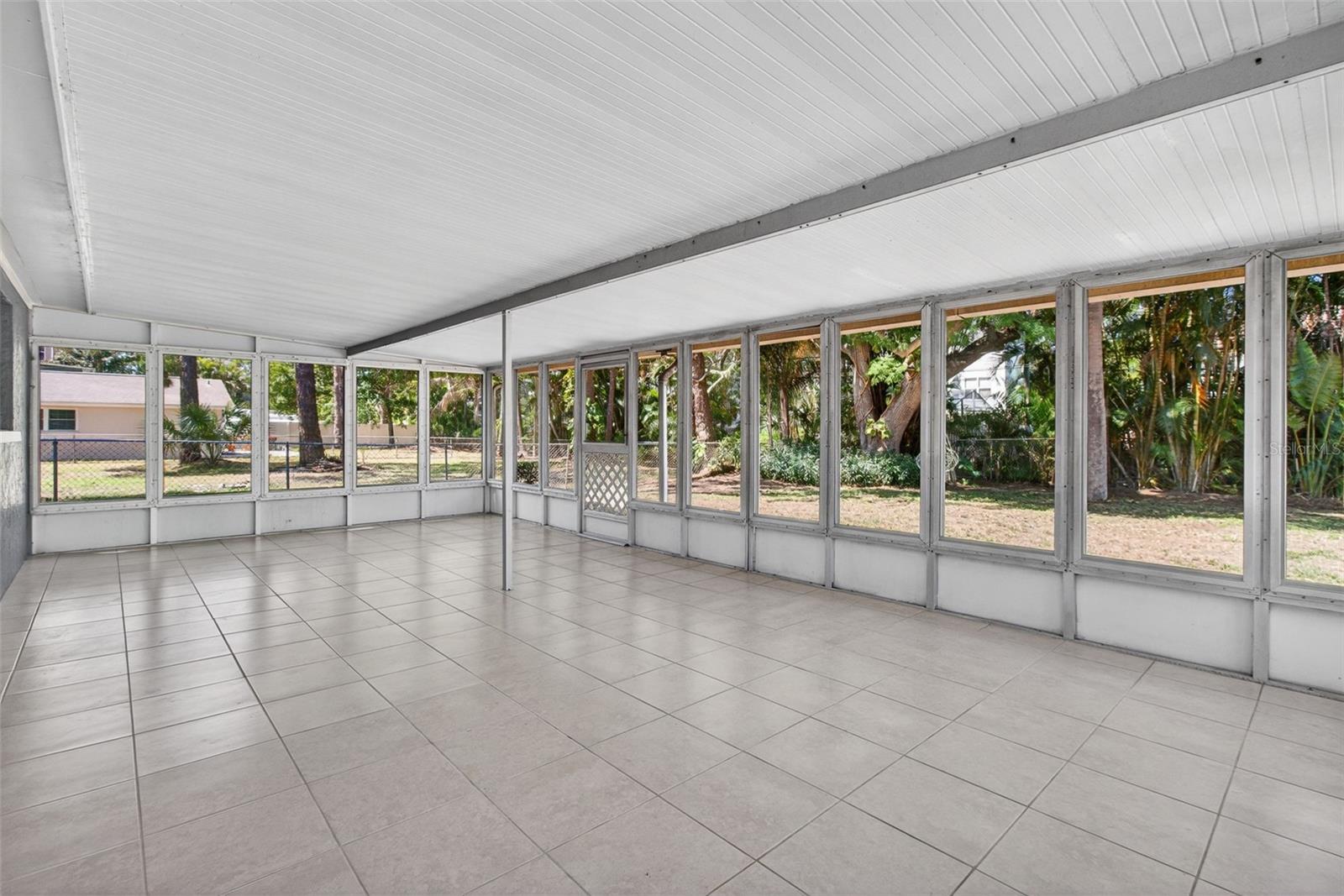 Image 33 of 56 For 823 Riverside Drive