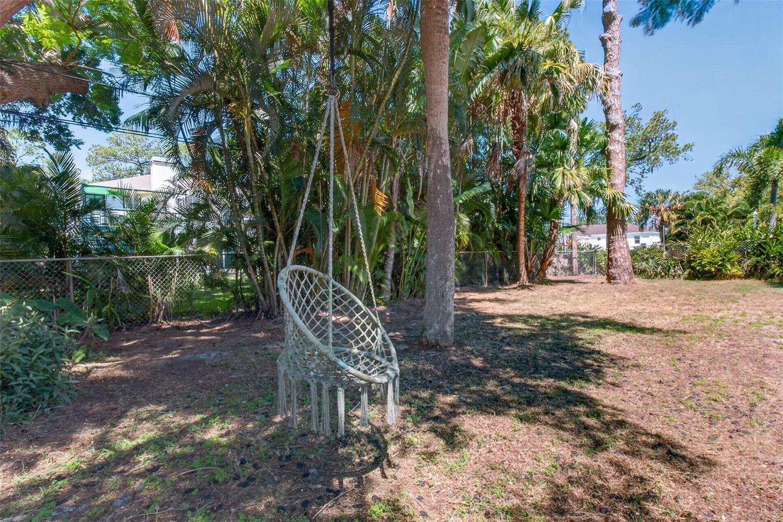 Image 40 of 56 For 823 Riverside Drive