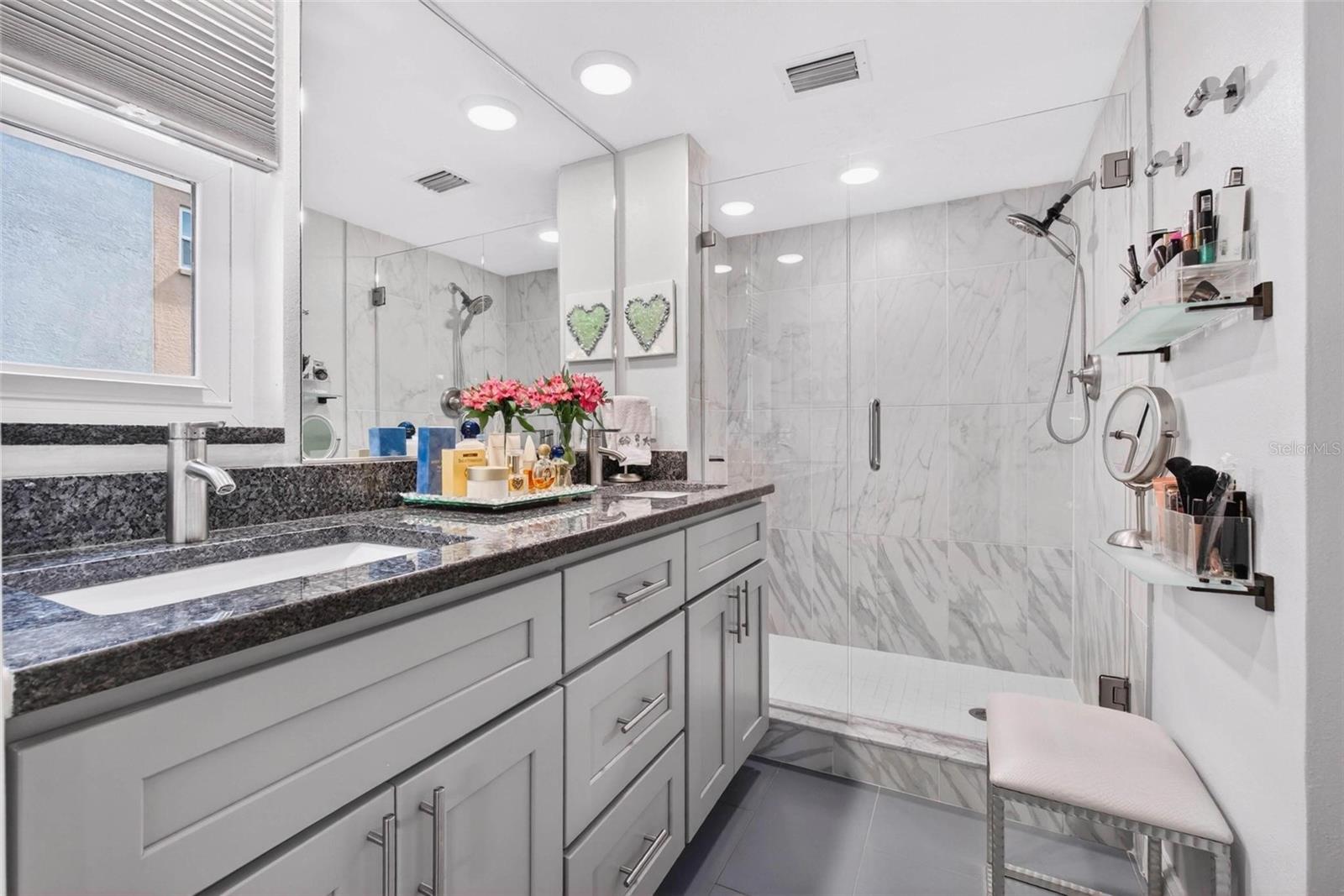 Image 19 of 31 For 1065 Eden Isle Boulevard Ne 1