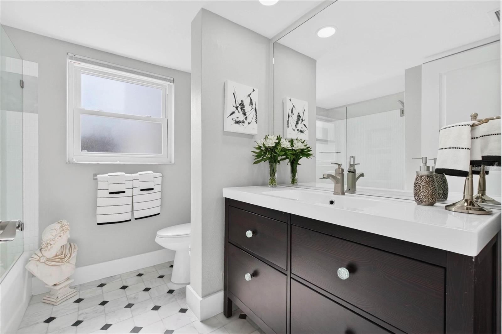 Image 22 of 31 For 1065 Eden Isle Boulevard Ne 1