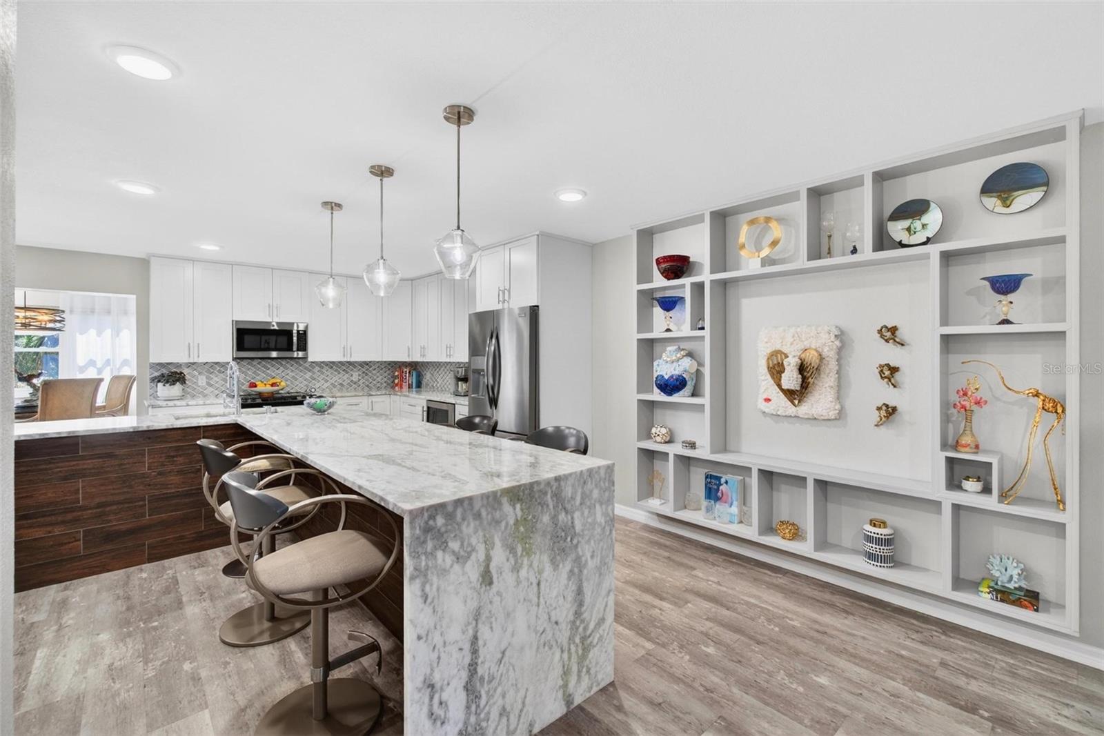 Image 7 of 31 For 1065 Eden Isle Boulevard Ne 1