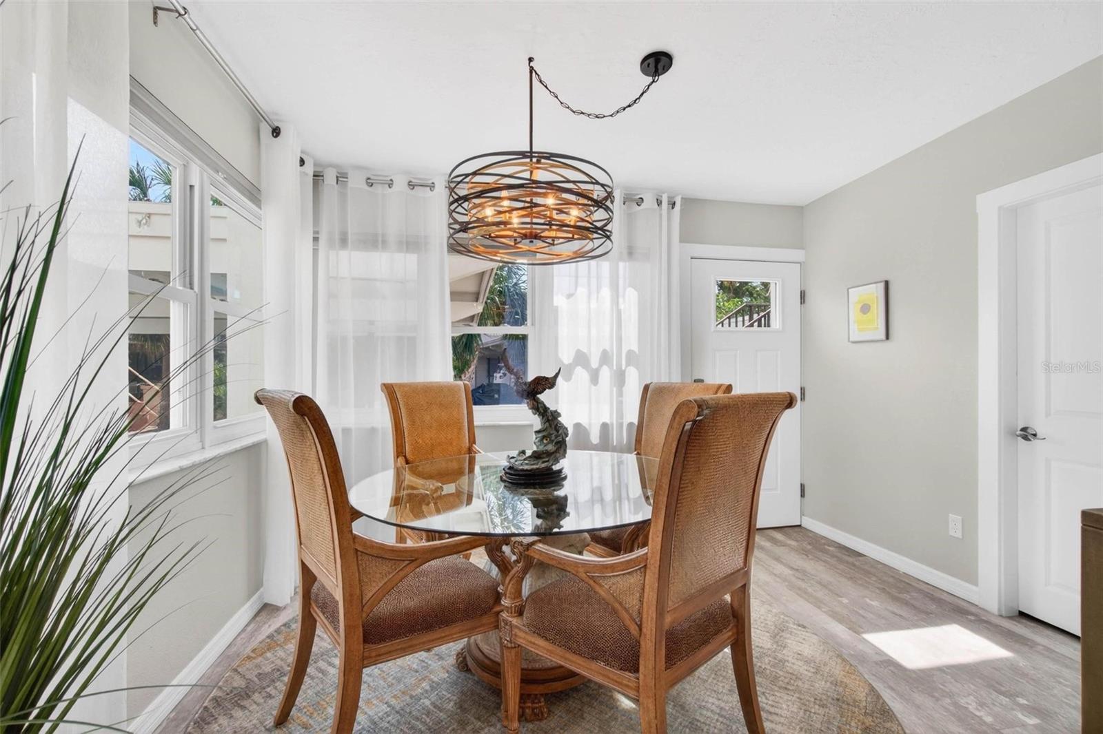 Image 8 of 31 For 1065 Eden Isle Boulevard Ne 1