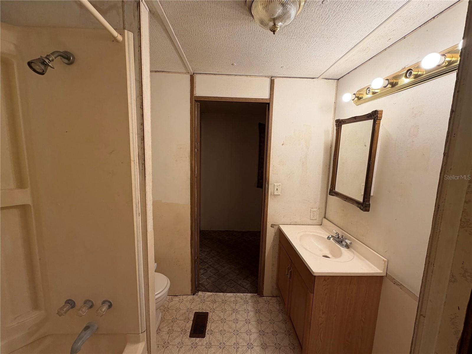 Image 5 of 14 For 5651 73rd Lane