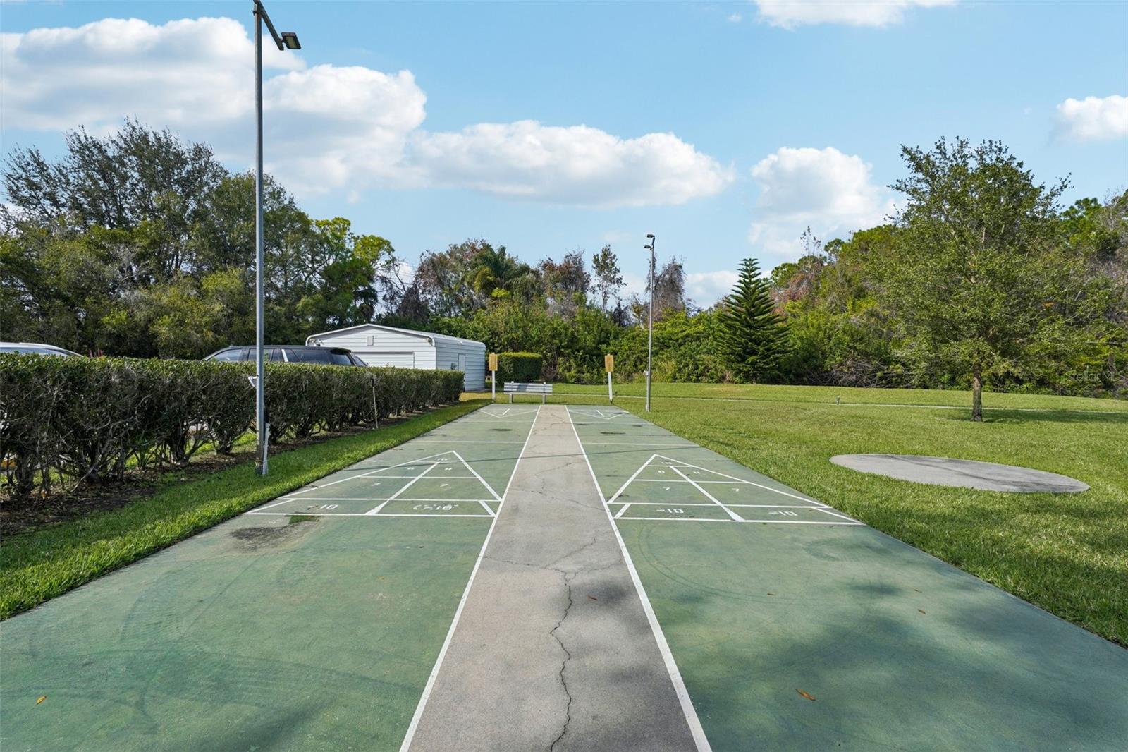 Image 20 of 25 For 1344 Pine Ridge Circle E E3