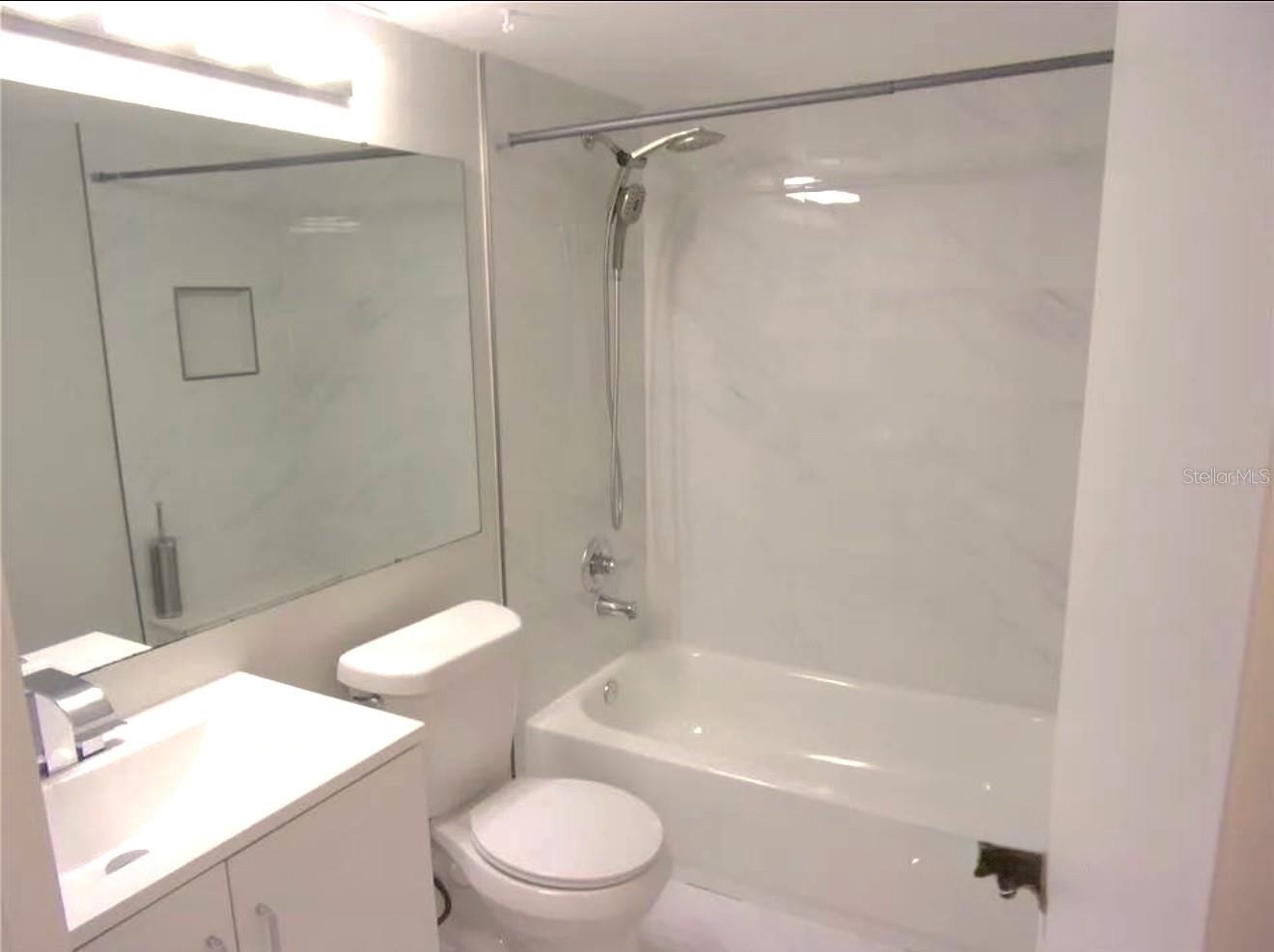 Image 8 of 25 For 1344 Pine Ridge Circle E E3