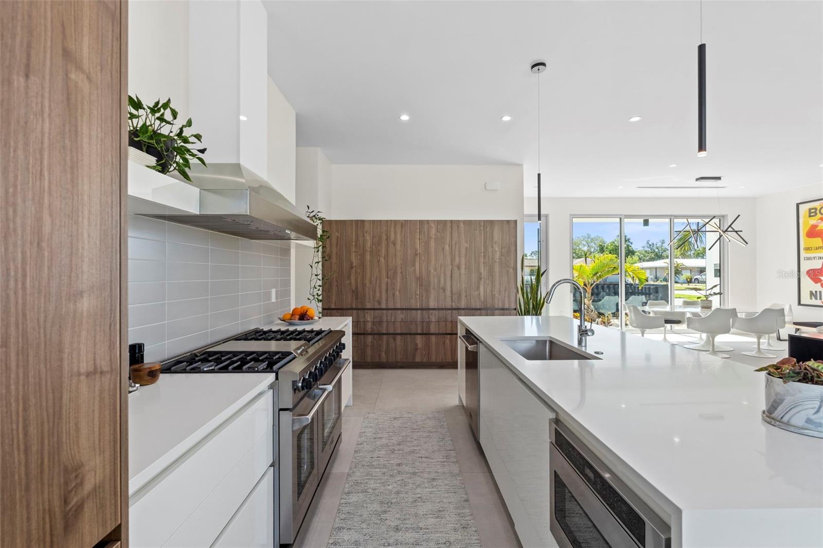 Image 14 of 79 For 1304 Indian Rocks Road