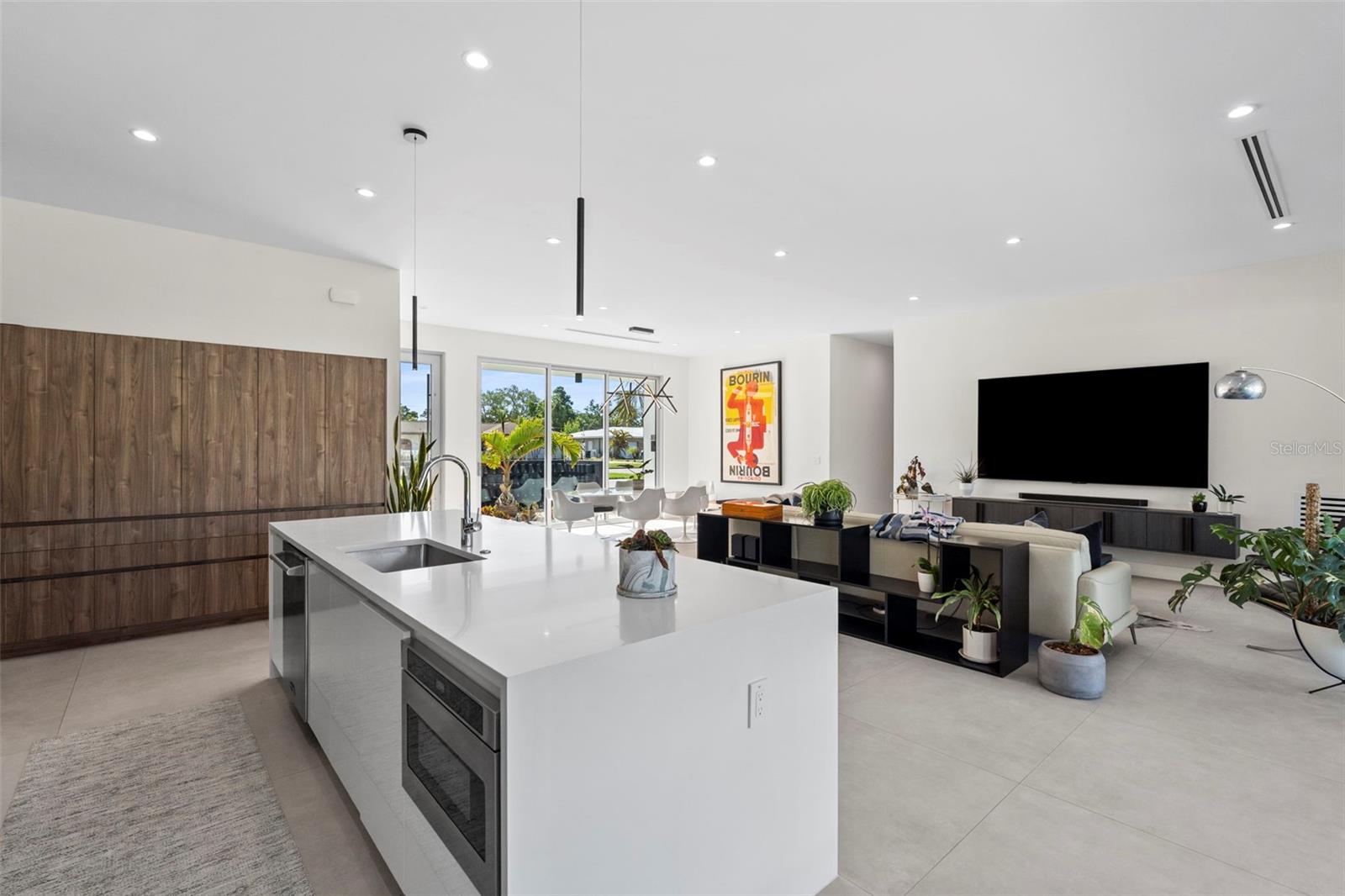 Image 15 of 79 For 1304 Indian Rocks Road