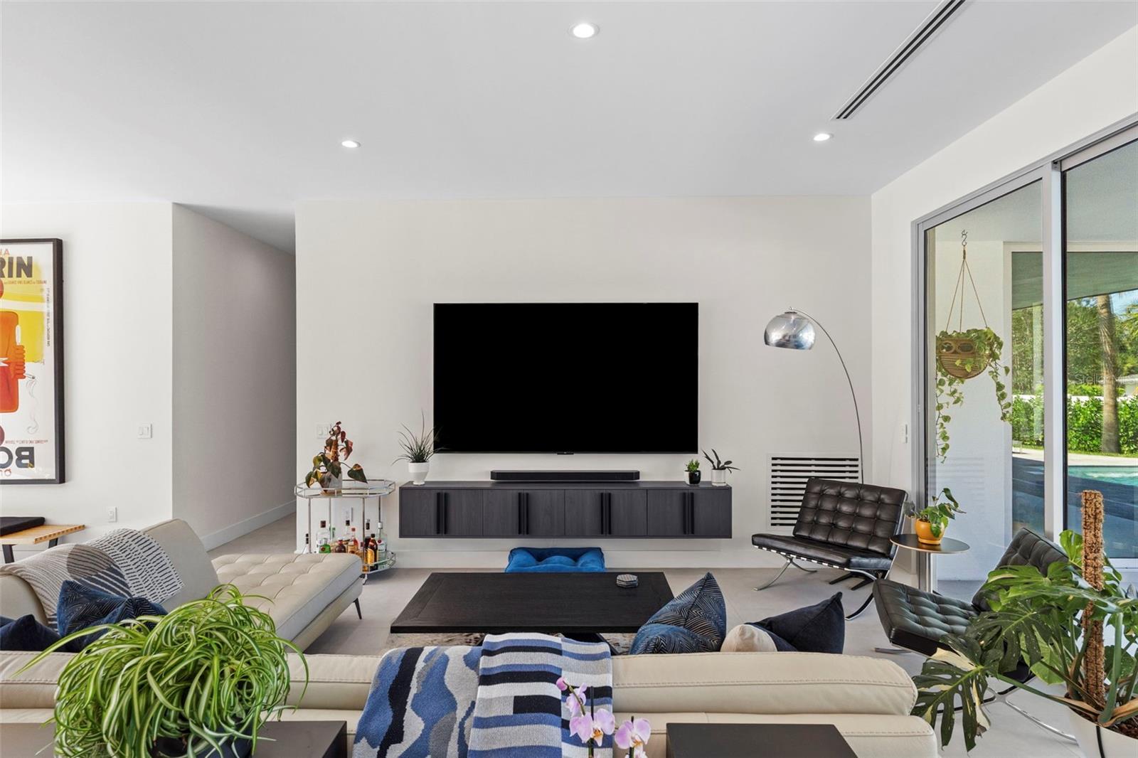 Image 17 of 79 For 1304 Indian Rocks Road