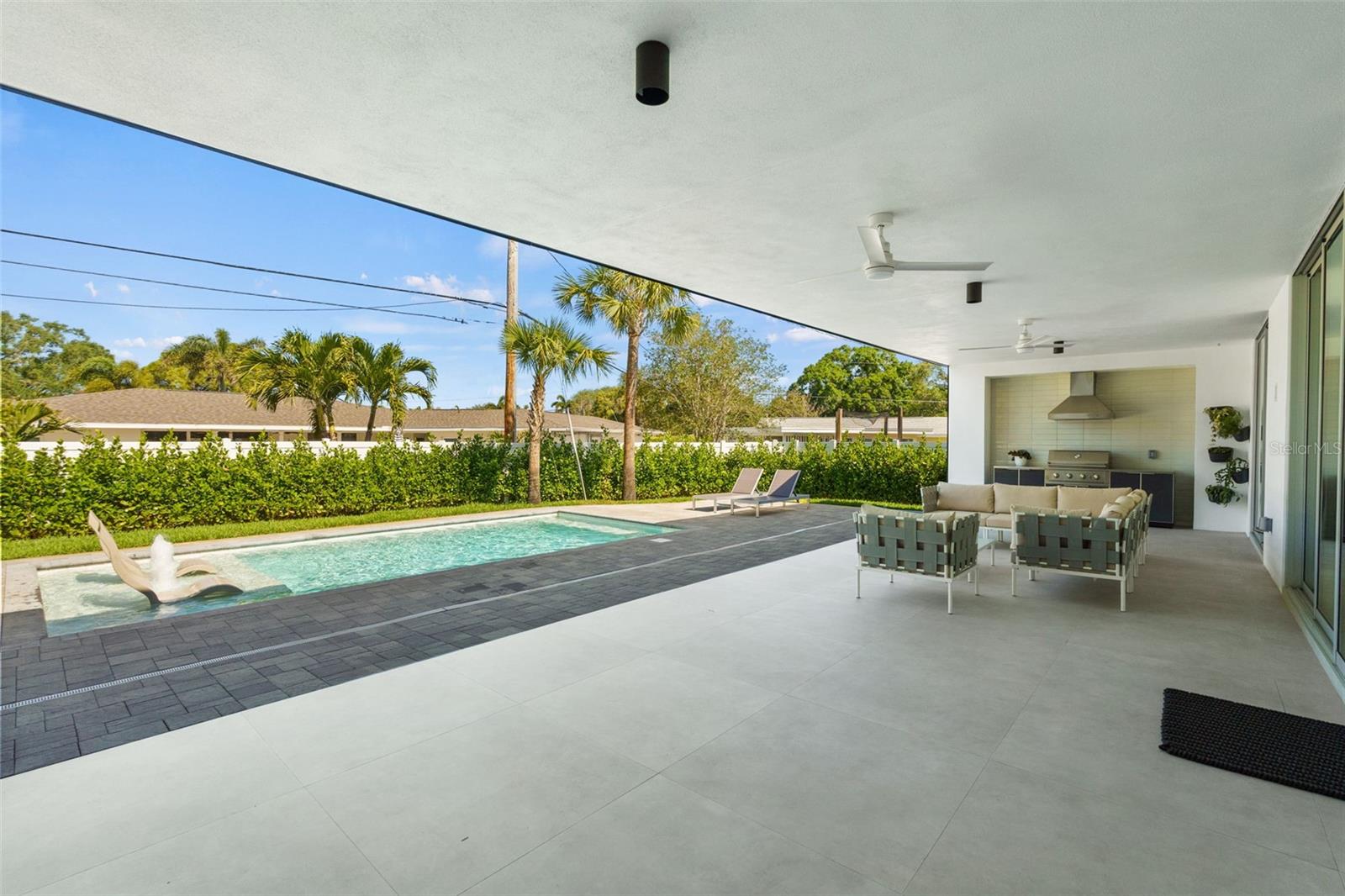 Image 21 of 79 For 1304 Indian Rocks Road