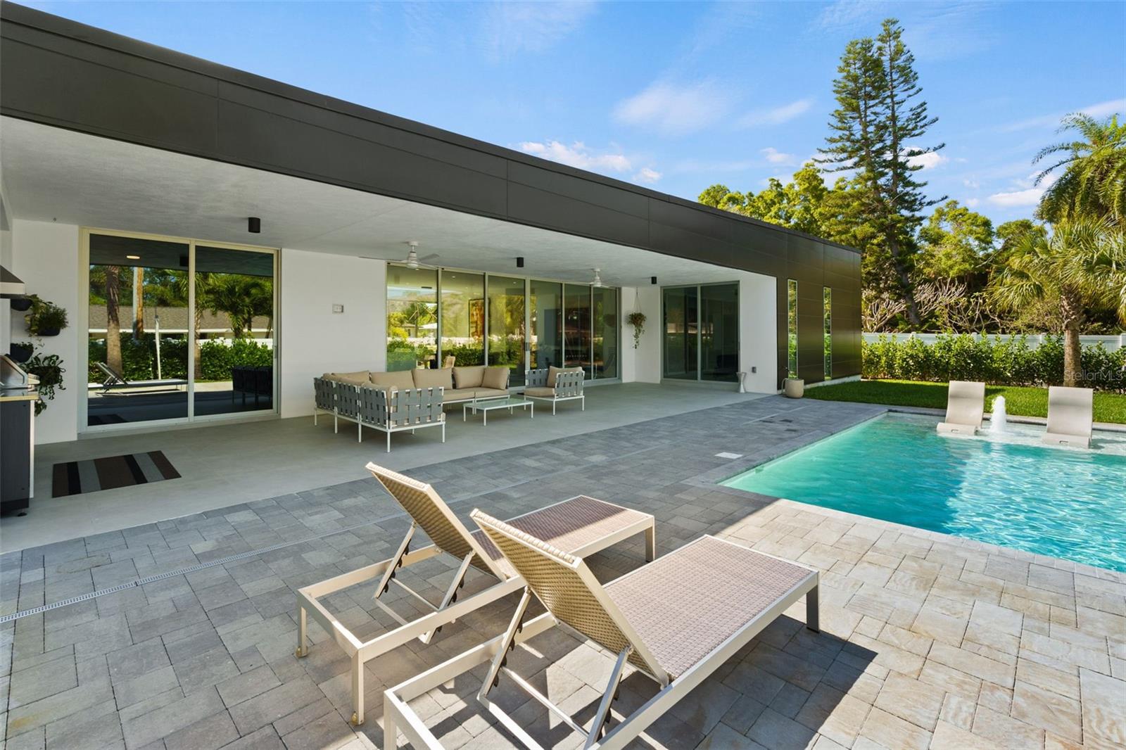 Image 28 of 79 For 1304 Indian Rocks Road