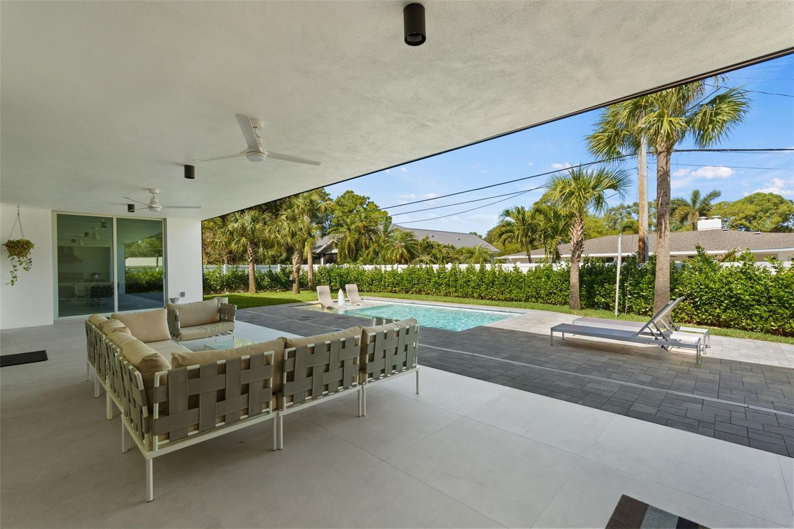 Image 29 of 79 For 1304 Indian Rocks Road