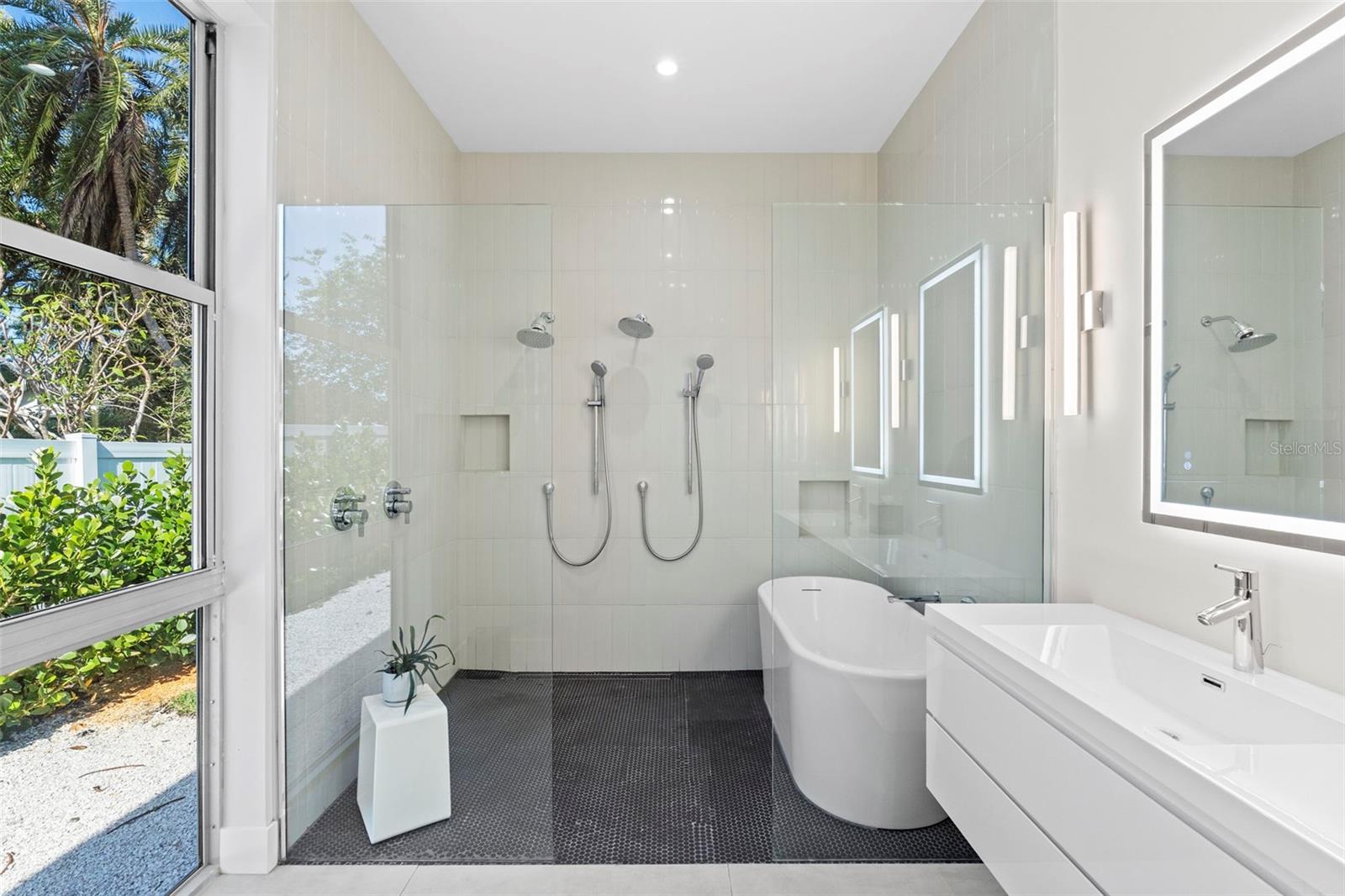 Image 36 of 79 For 1304 Indian Rocks Road