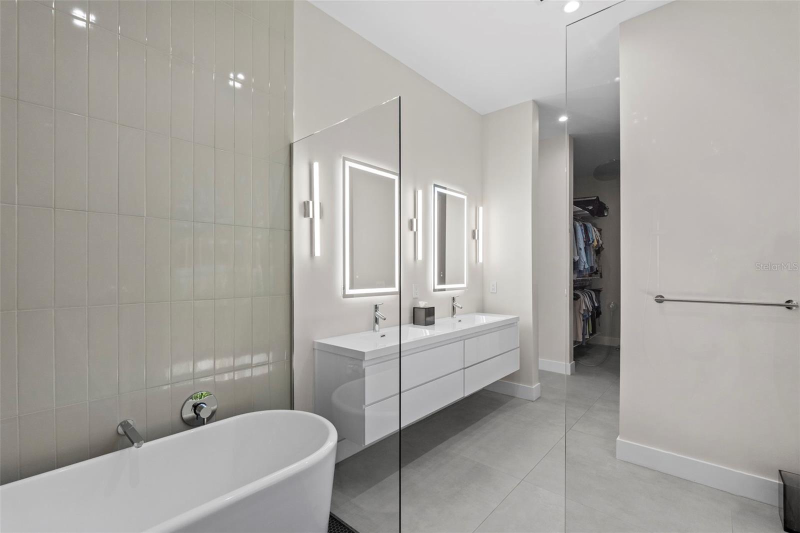 Image 37 of 79 For 1304 Indian Rocks Road