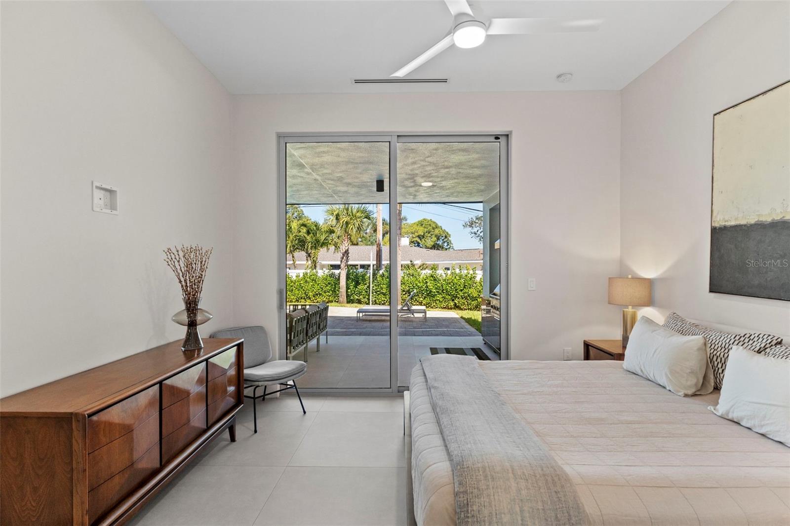 Image 39 of 79 For 1304 Indian Rocks Road