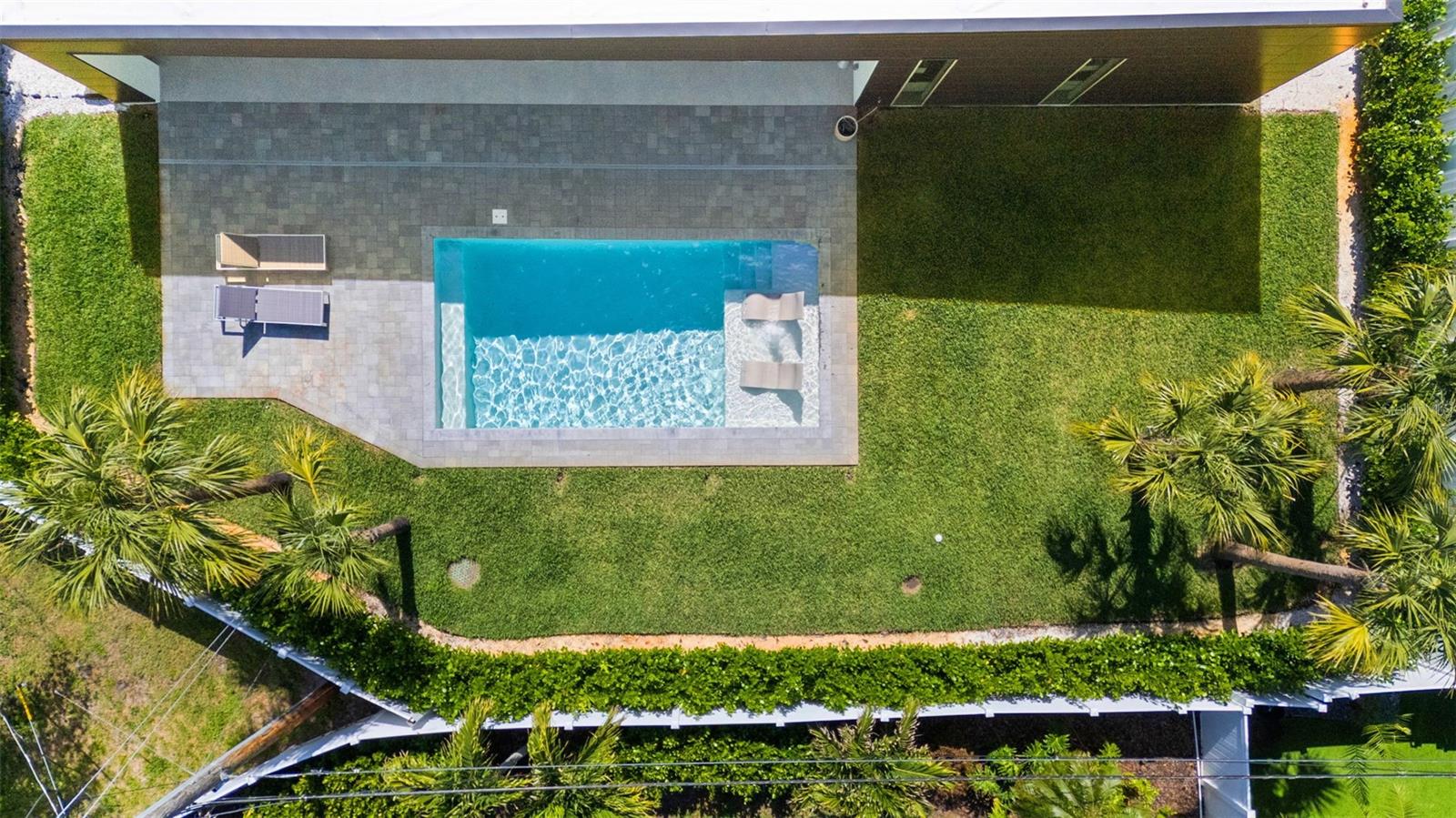 Image 4 of 79 For 1304 Indian Rocks Road