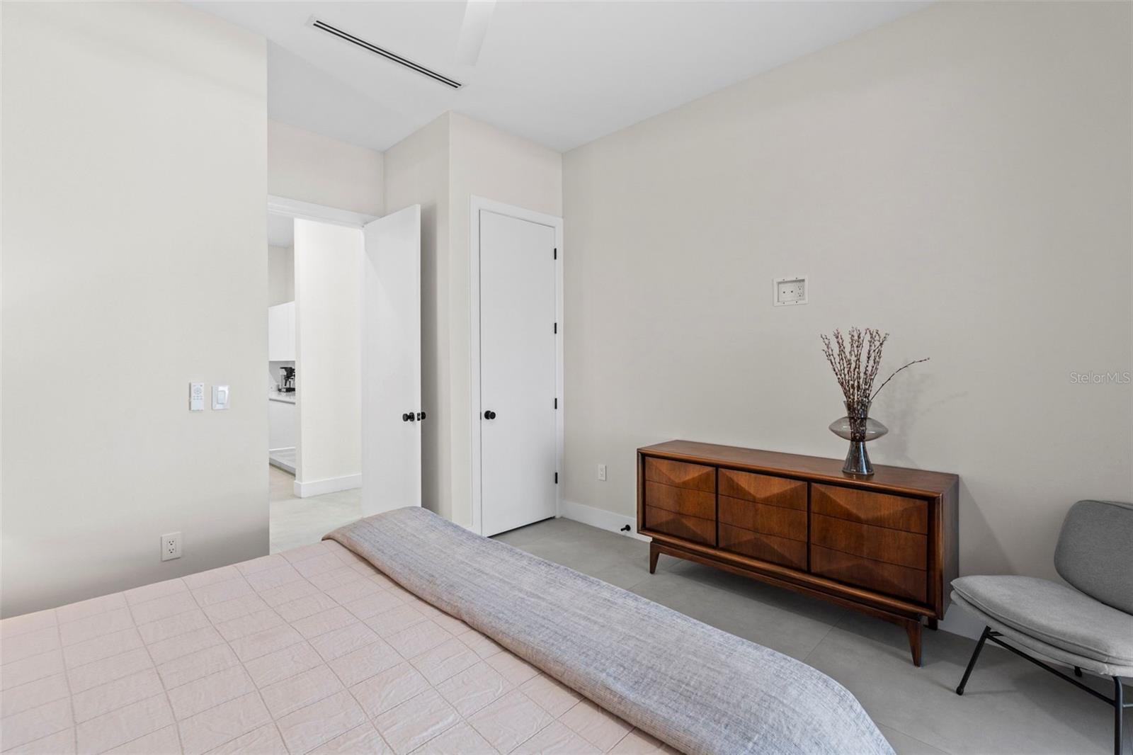 Image 41 of 79 For 1304 Indian Rocks Road