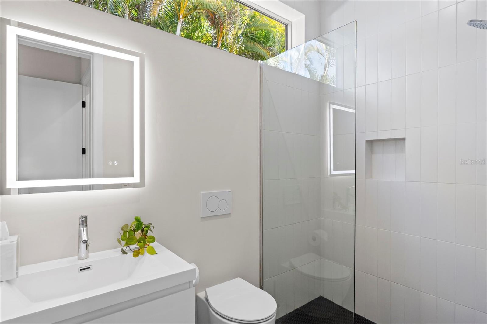 Image 43 of 79 For 1304 Indian Rocks Road