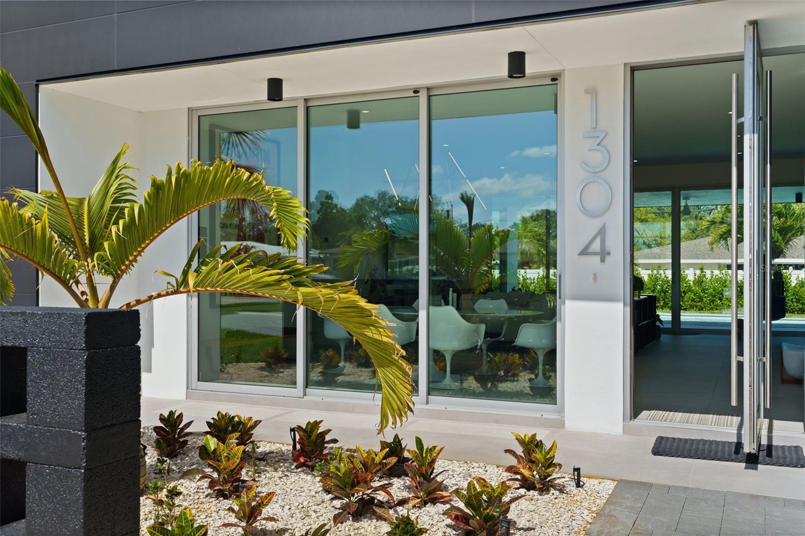 Image 70 of 79 For 1304 Indian Rocks Road