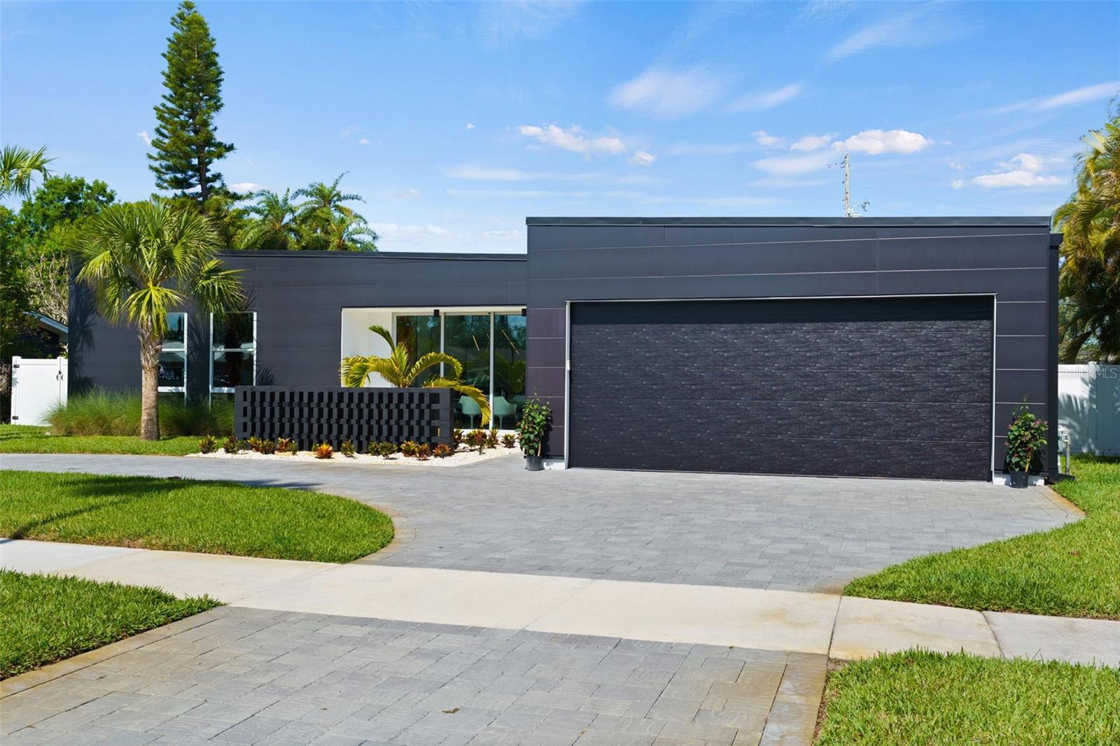 Image 75 of 79 For 1304 Indian Rocks Road