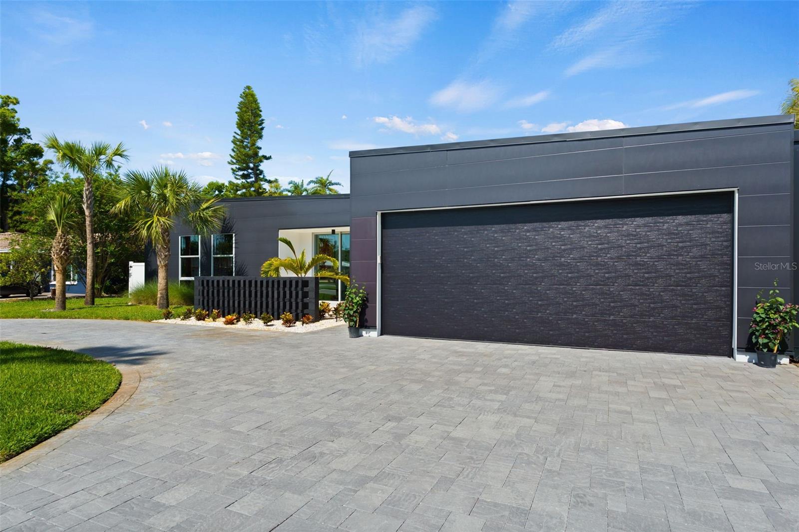 Image 76 of 79 For 1304 Indian Rocks Road