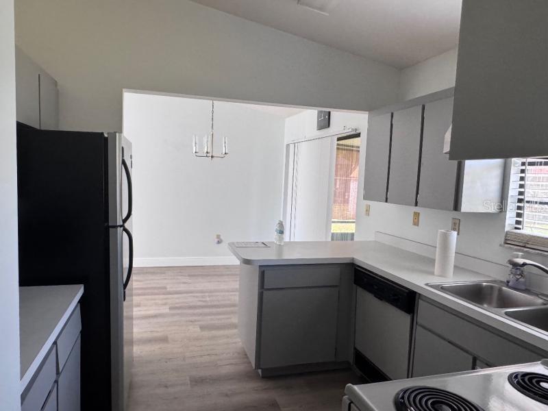 Image 14 of 24 For 738 Caribou Drive