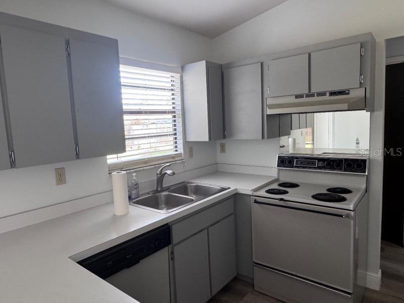 Image 15 of 24 For 738 Caribou Drive