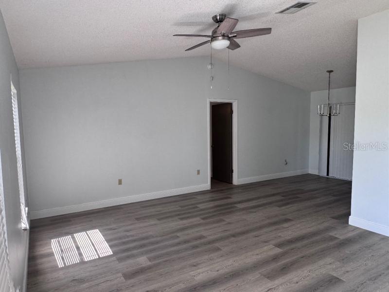 Image 9 of 24 For 738 Caribou Drive