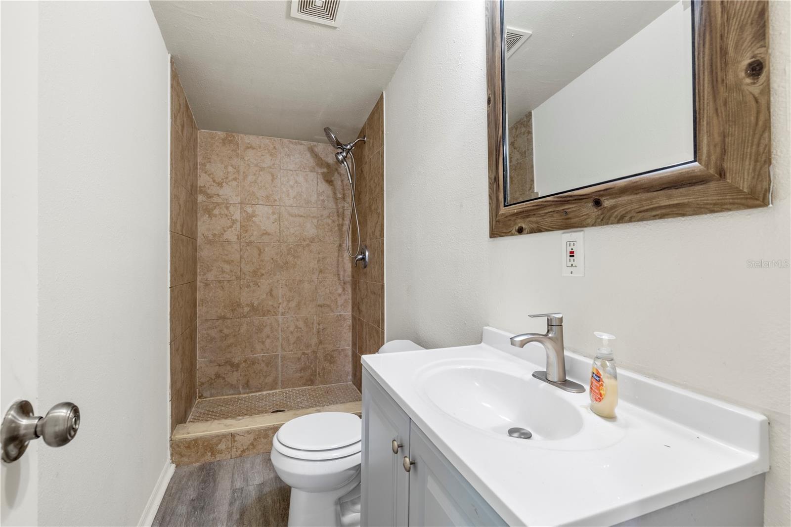 Image 16 of 49 For 665 26th Avenue S