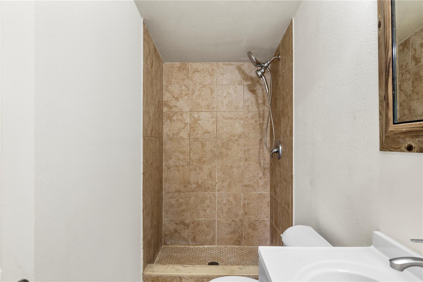 Image 17 of 49 For 665 26th Avenue S