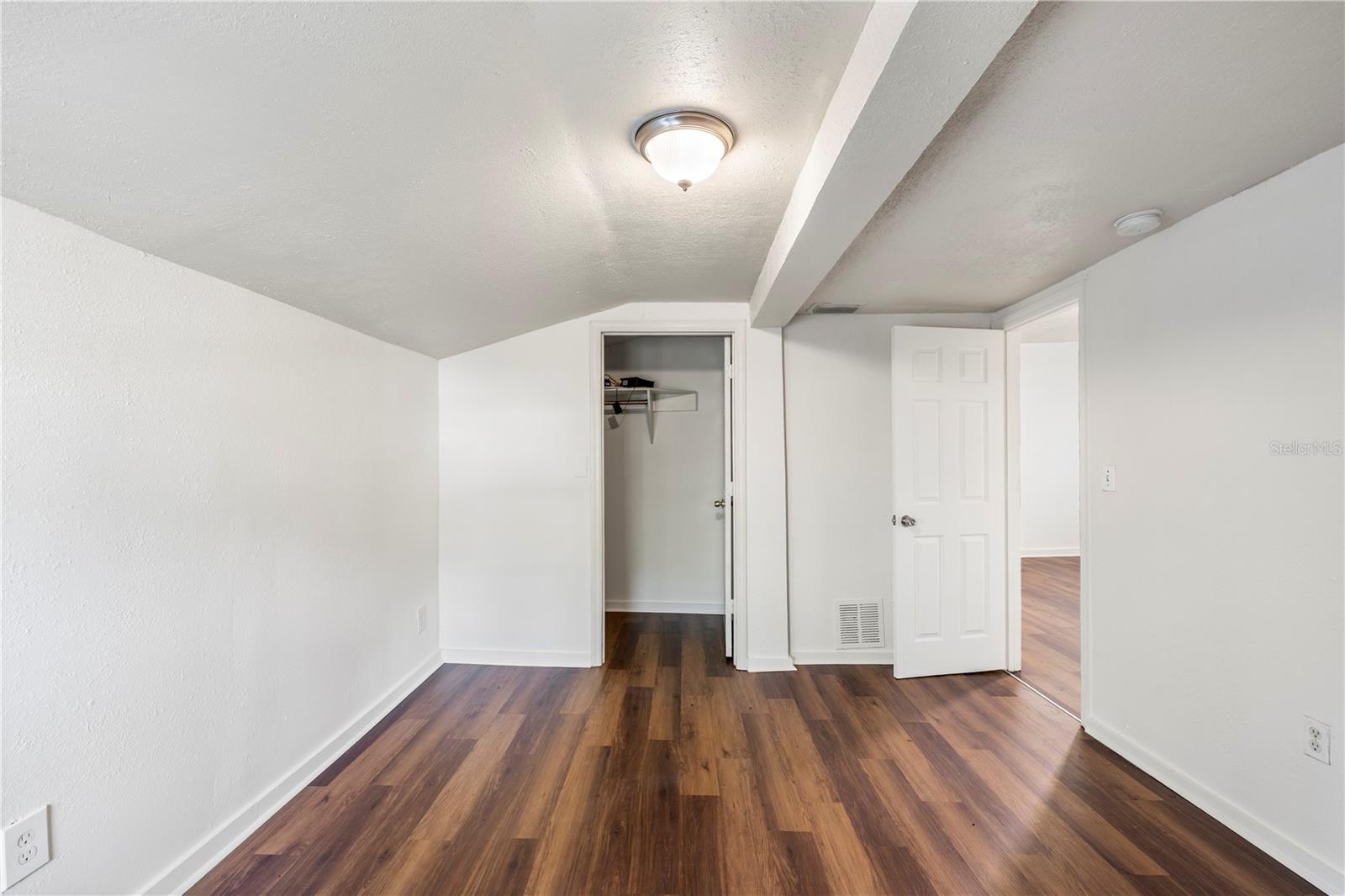 Image 19 of 49 For 665 26th Avenue S