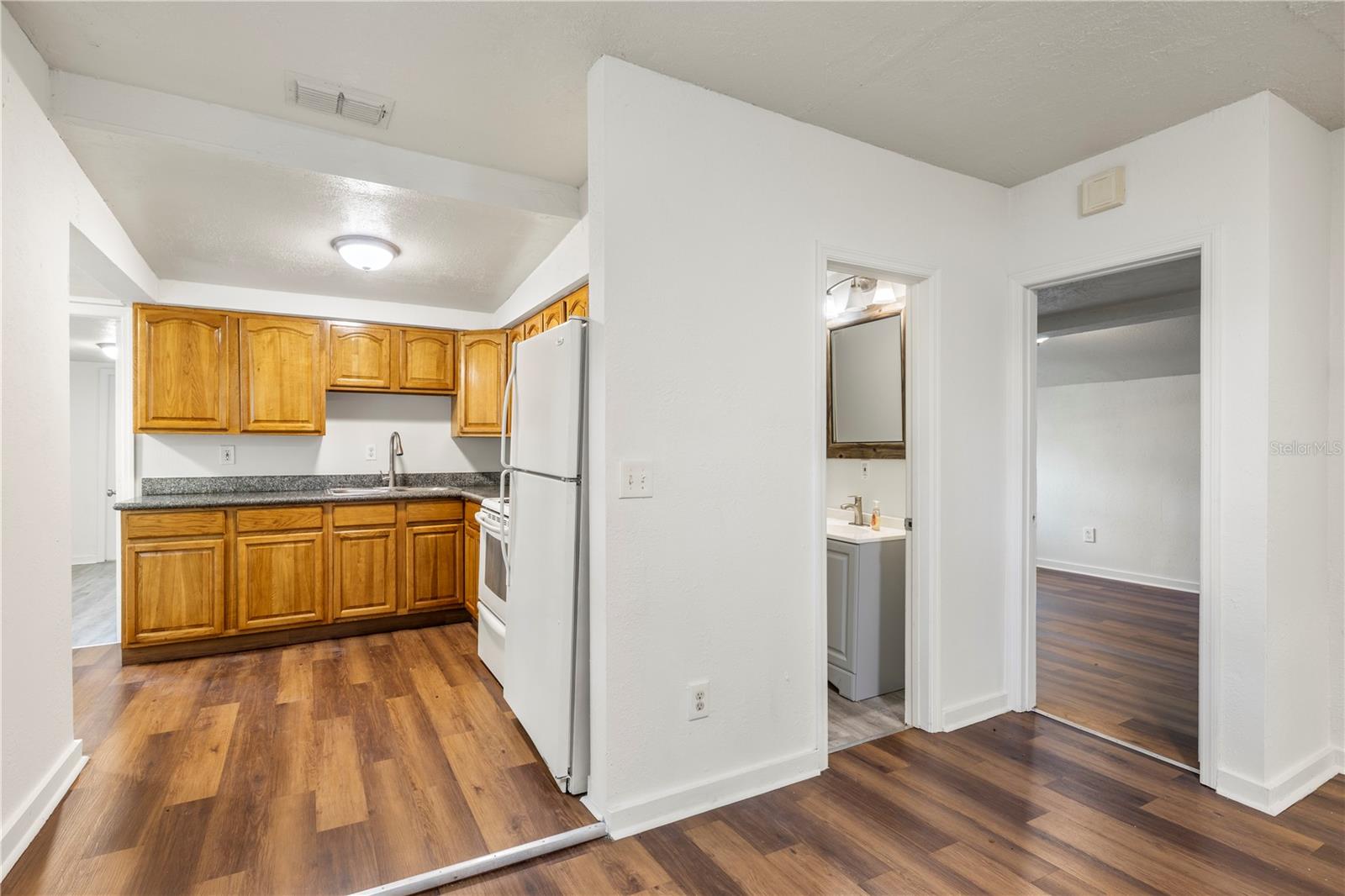 Image 20 of 49 For 665 26th Avenue S