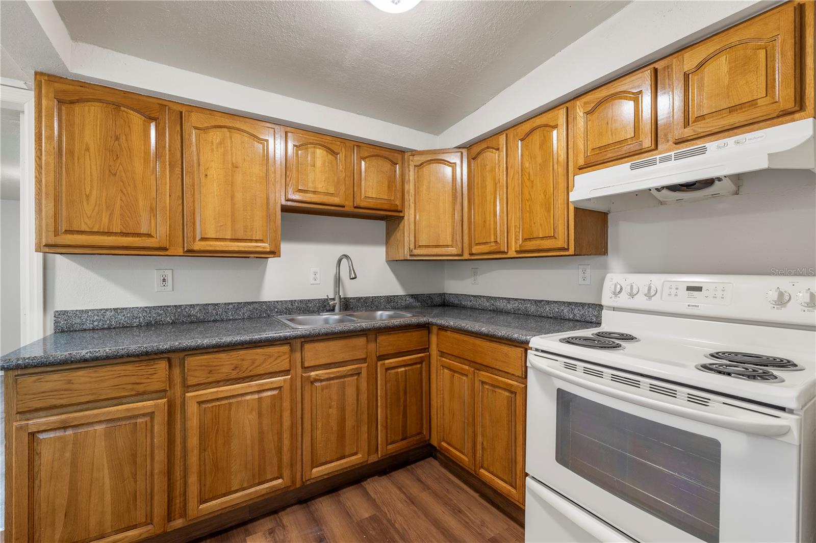 Image 21 of 49 For 665 26th Avenue S