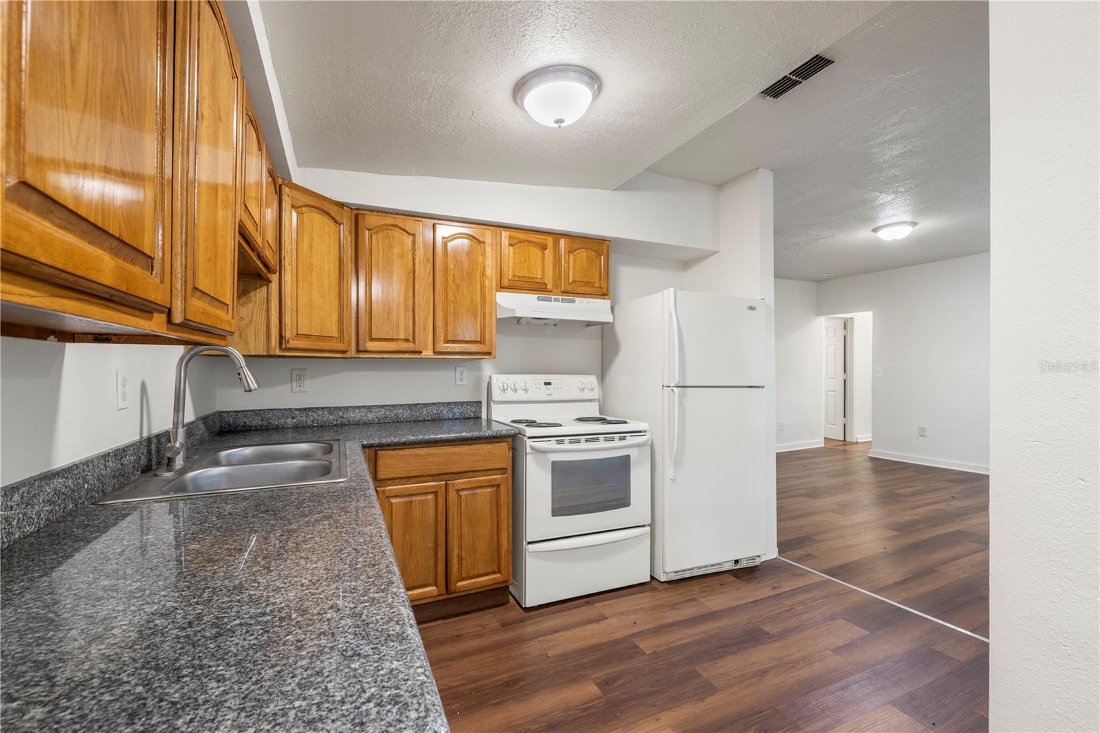 Image 23 of 49 For 665 26th Avenue S