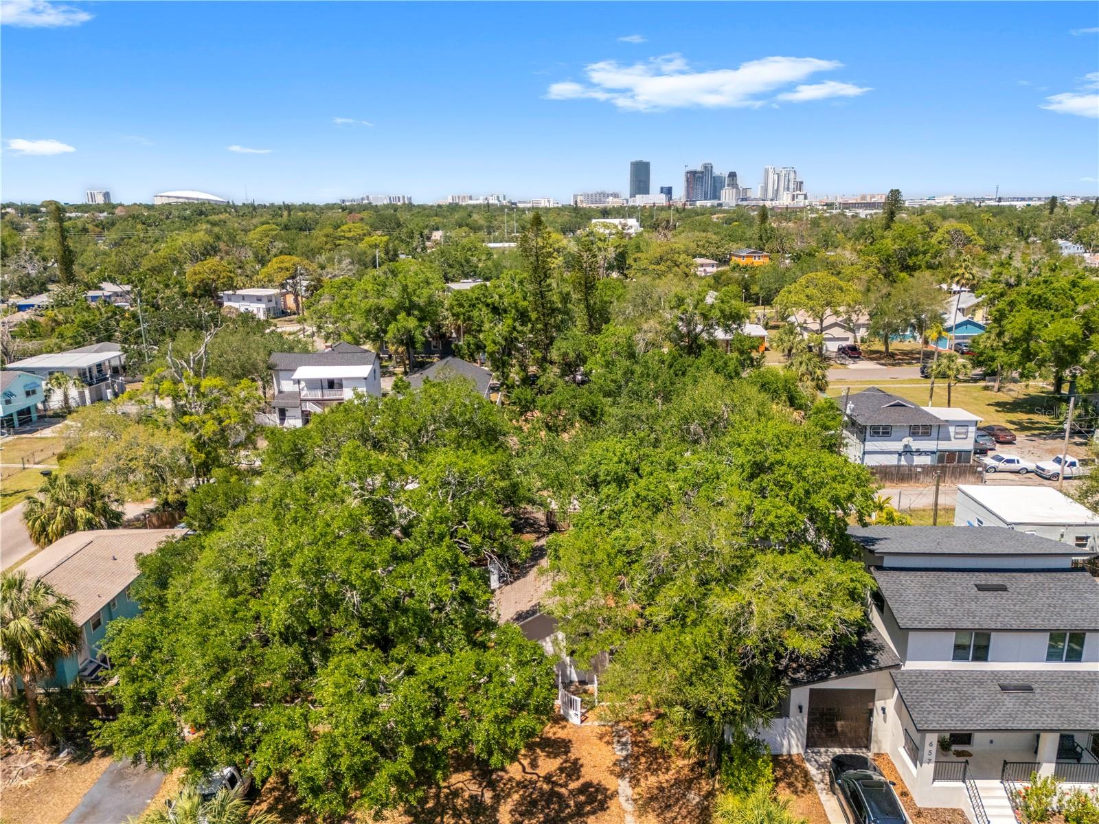 Image 37 of 49 For 665 26th Avenue S