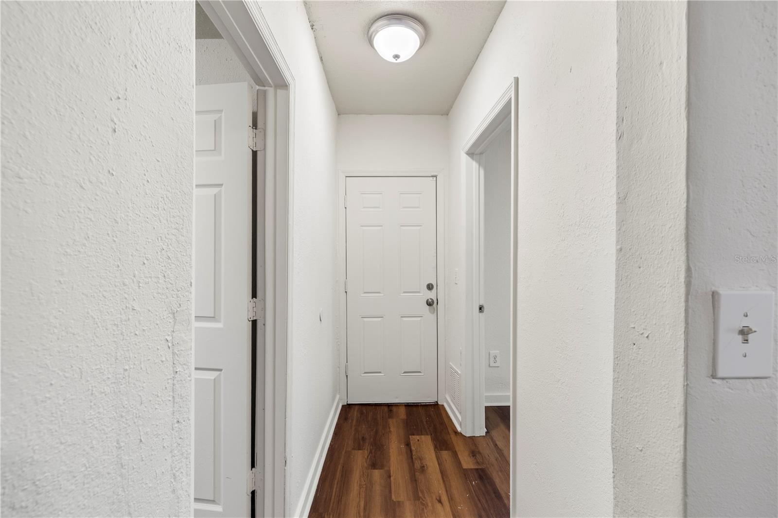 Image 6 of 49 For 665 26th Avenue S