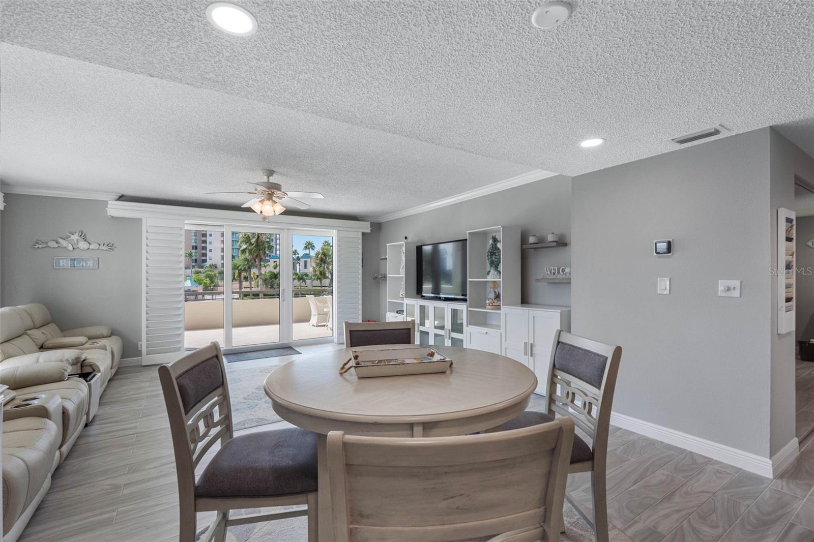 Image 11 of 49 For 1501 Gulf Boulevard 102