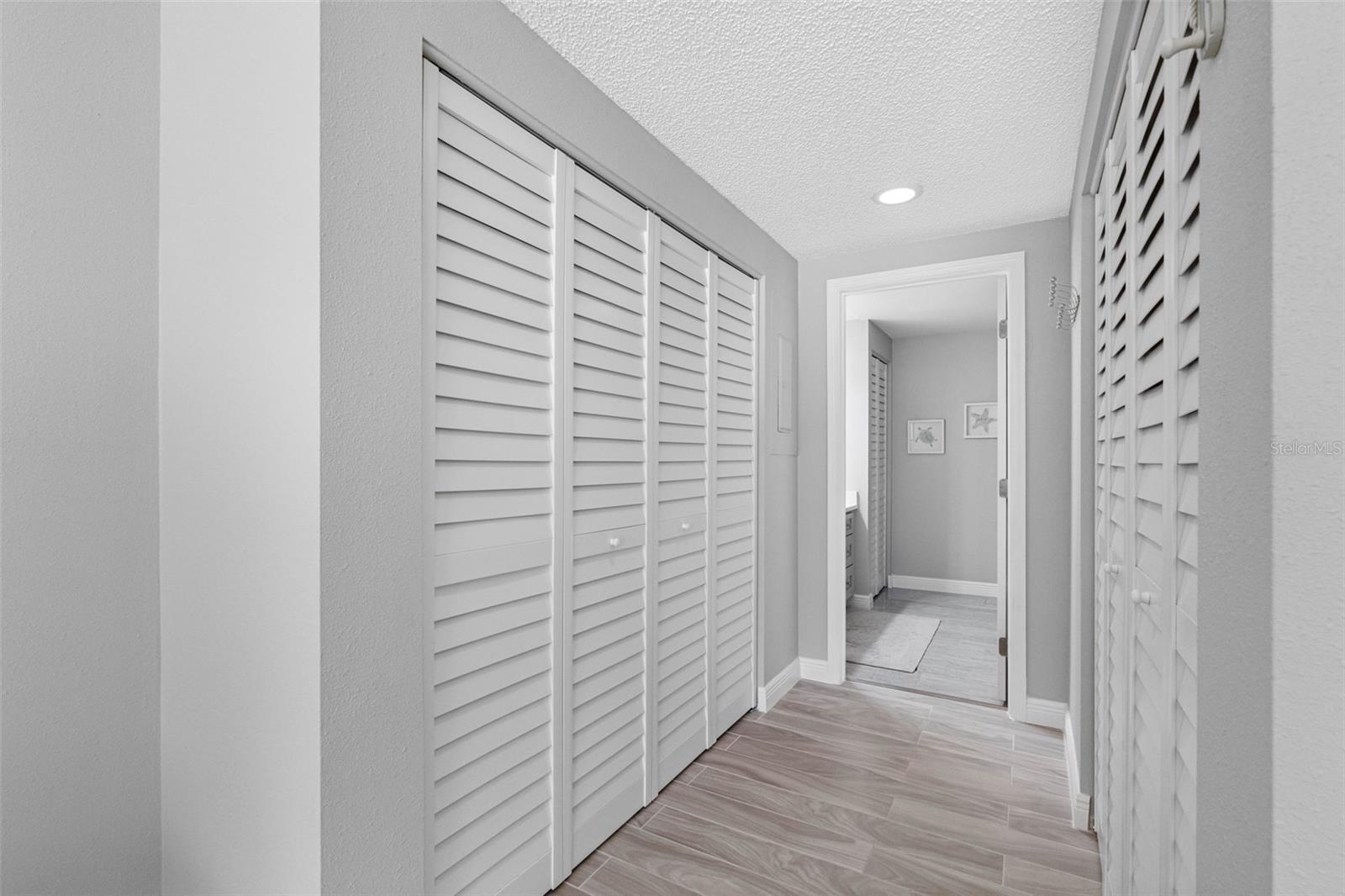 Image 28 of 49 For 1501 Gulf Boulevard 102