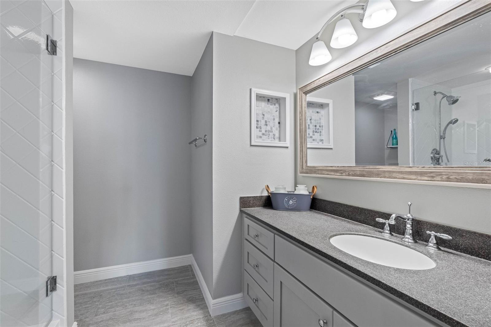 Image 35 of 49 For 1501 Gulf Boulevard 102