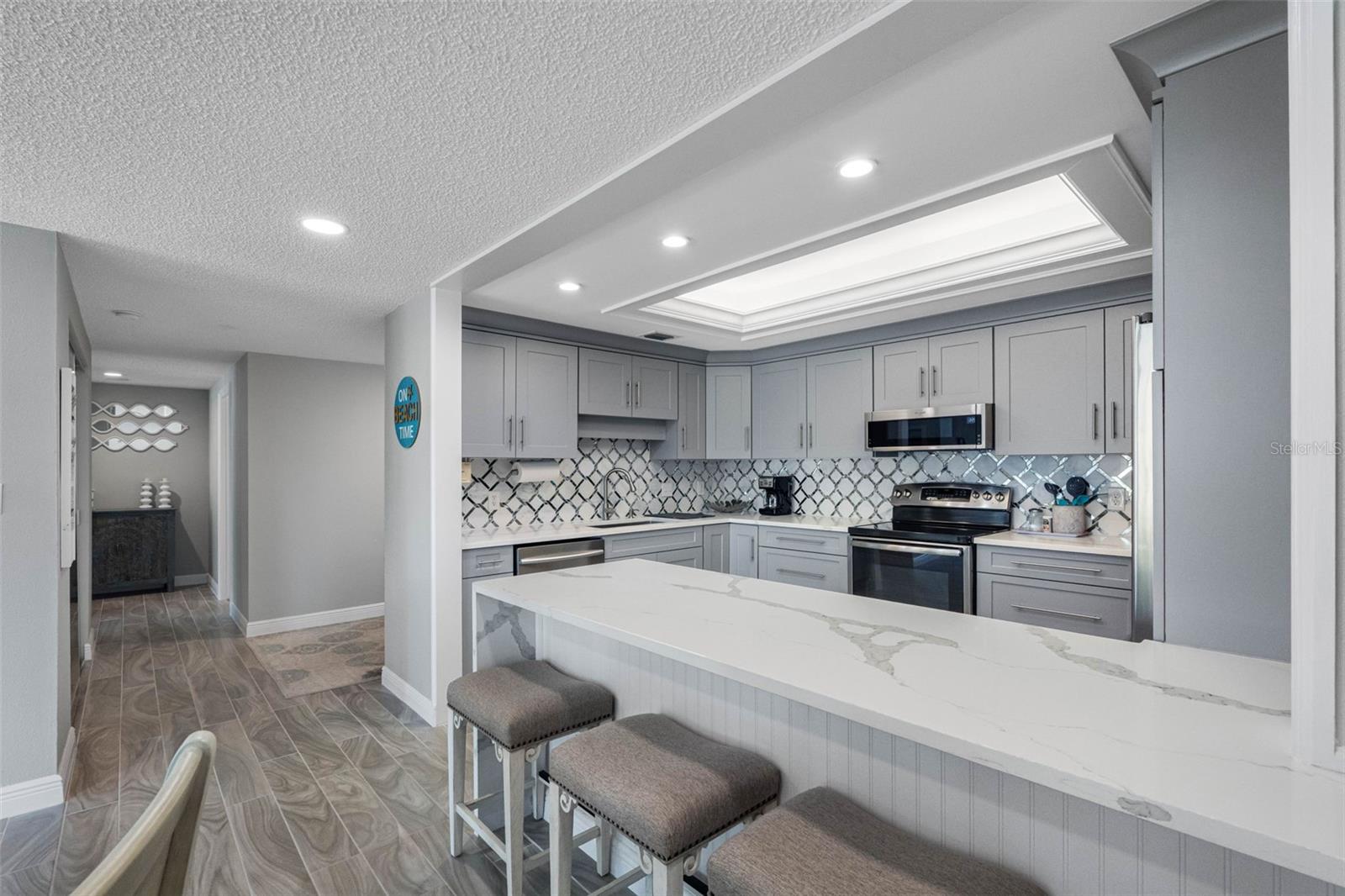 Image 5 of 49 For 1501 Gulf Boulevard 102