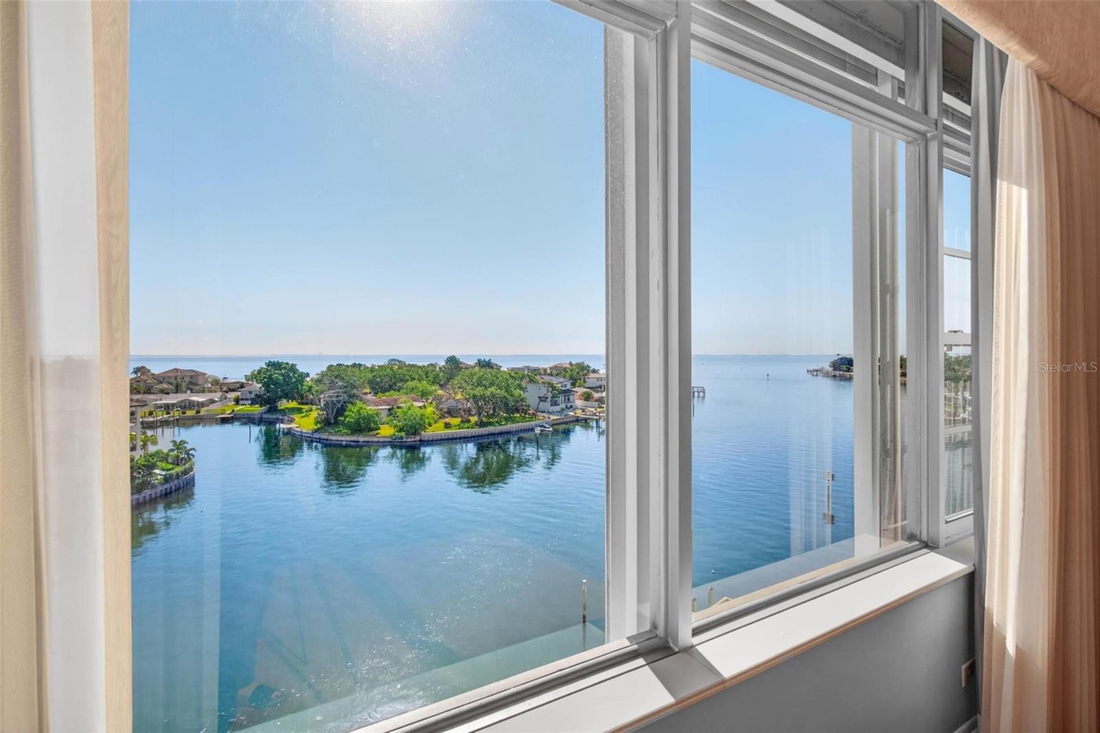 Image 15 of 41 For 1365 Snell Isle Boulevard Ne 6a