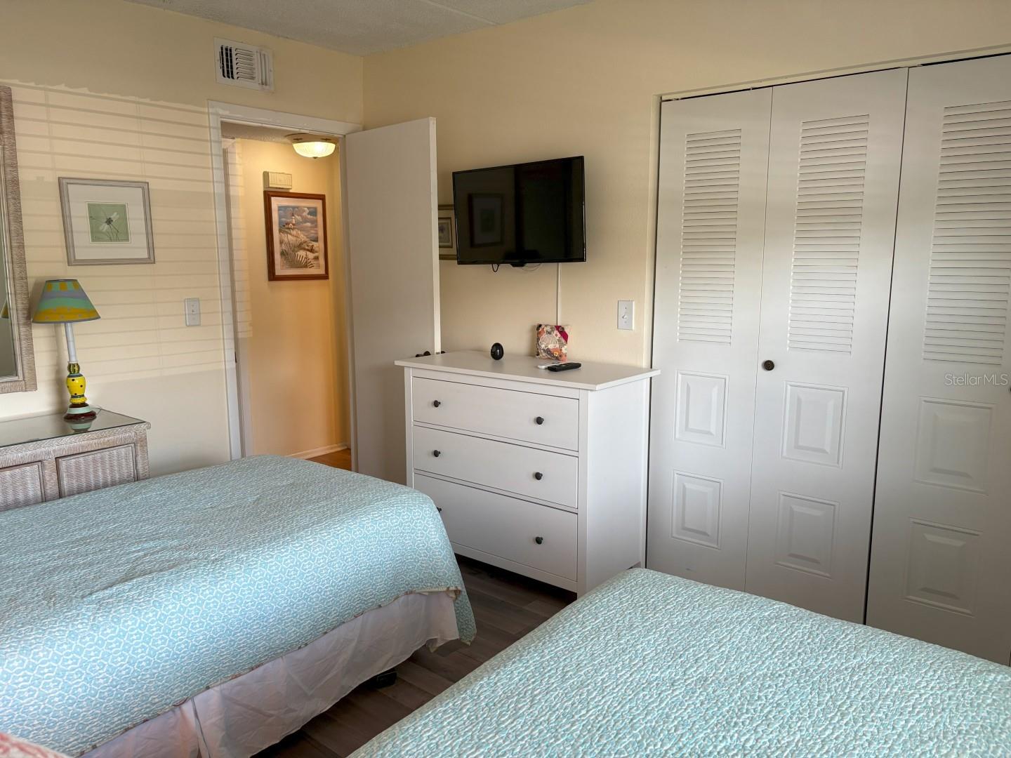 Image 20 of 23 For 303 Meadow Lane