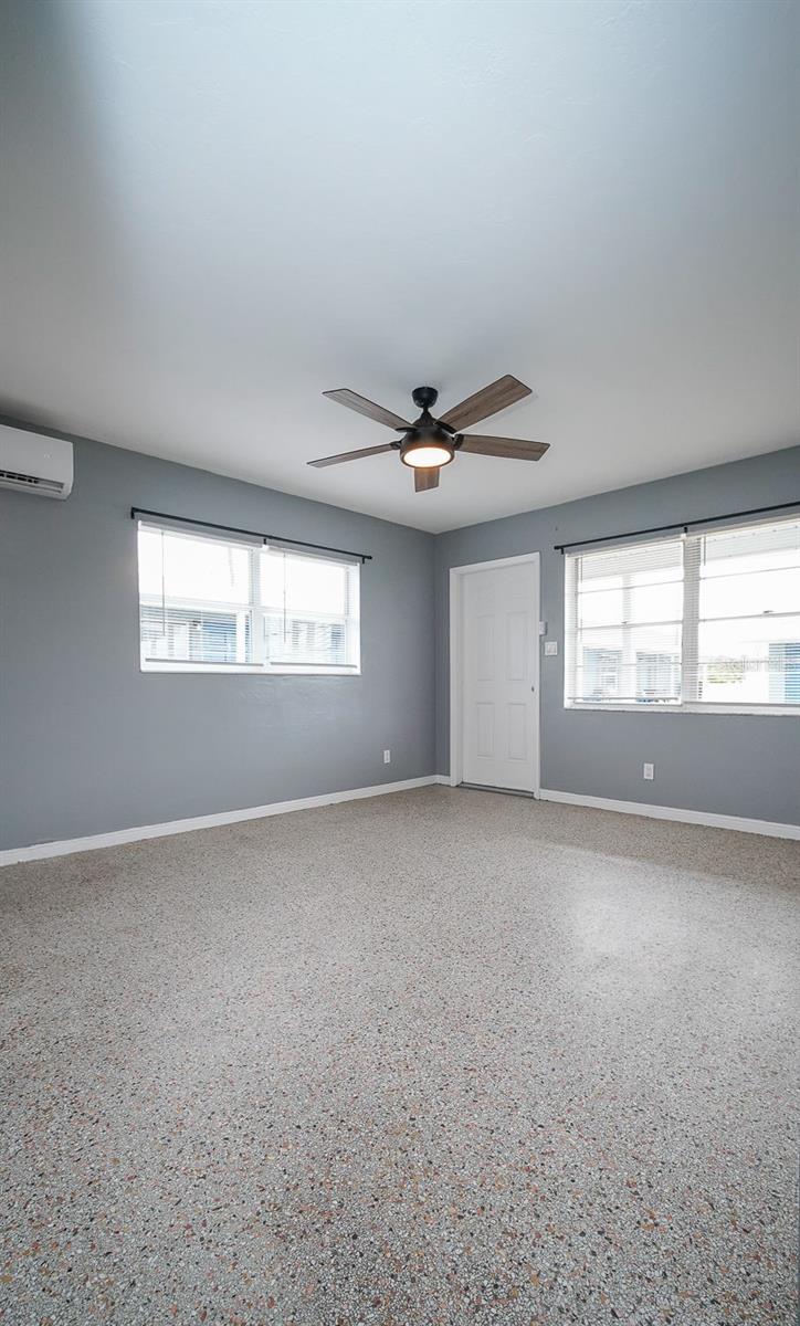 Image 5 of 39 For 6538 42nd Avenue N 7