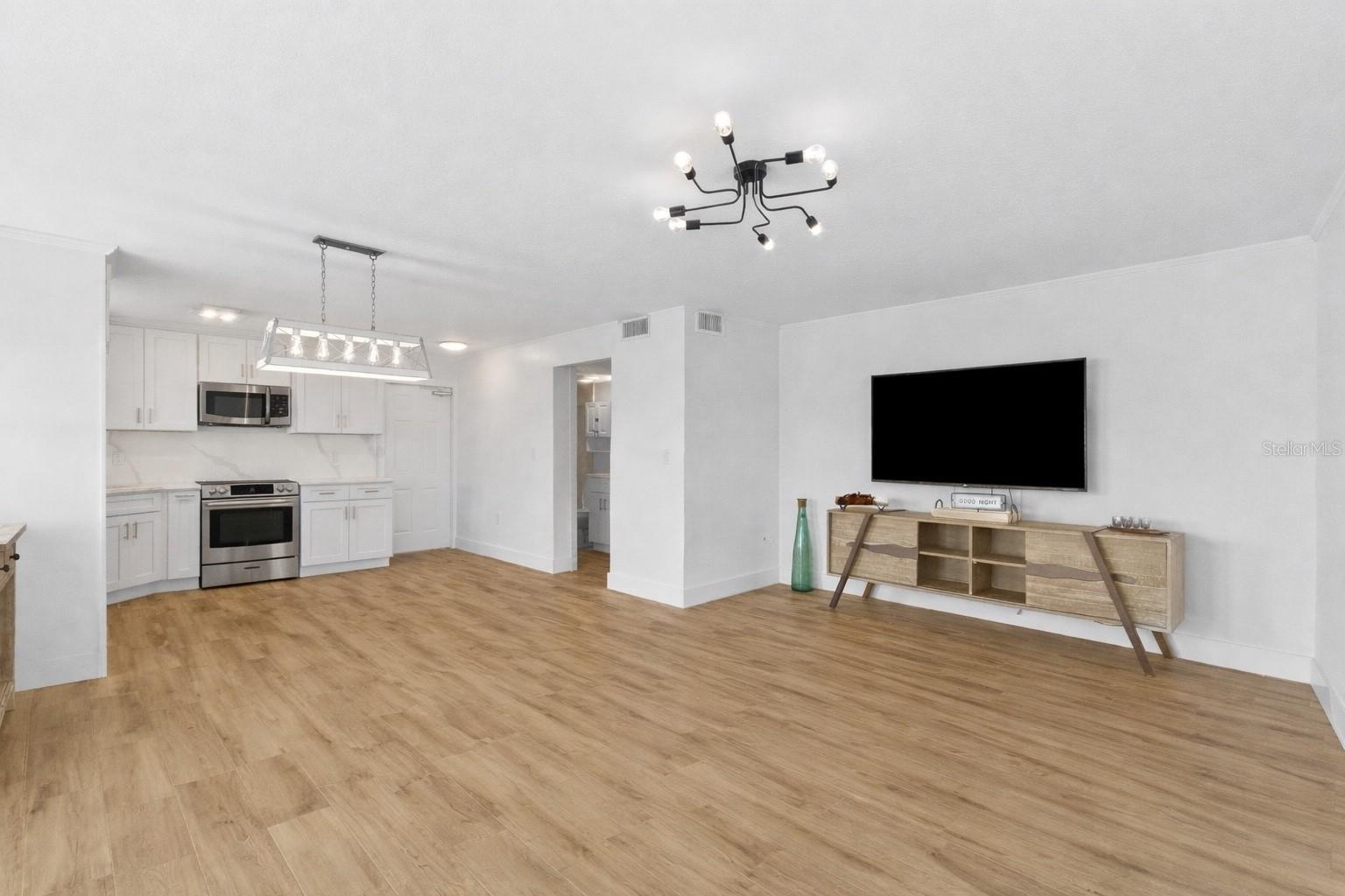 Image 5 of 25 For 245 104th Avenue 5