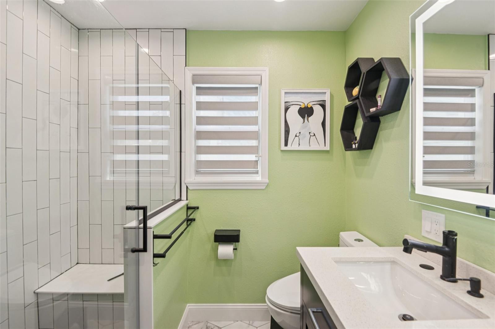 Image 14 of 35 For 10000 Bay Street