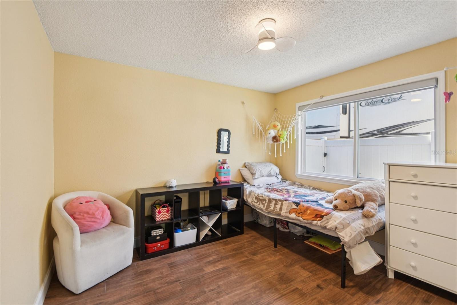 Image 18 of 35 For 10000 Bay Street