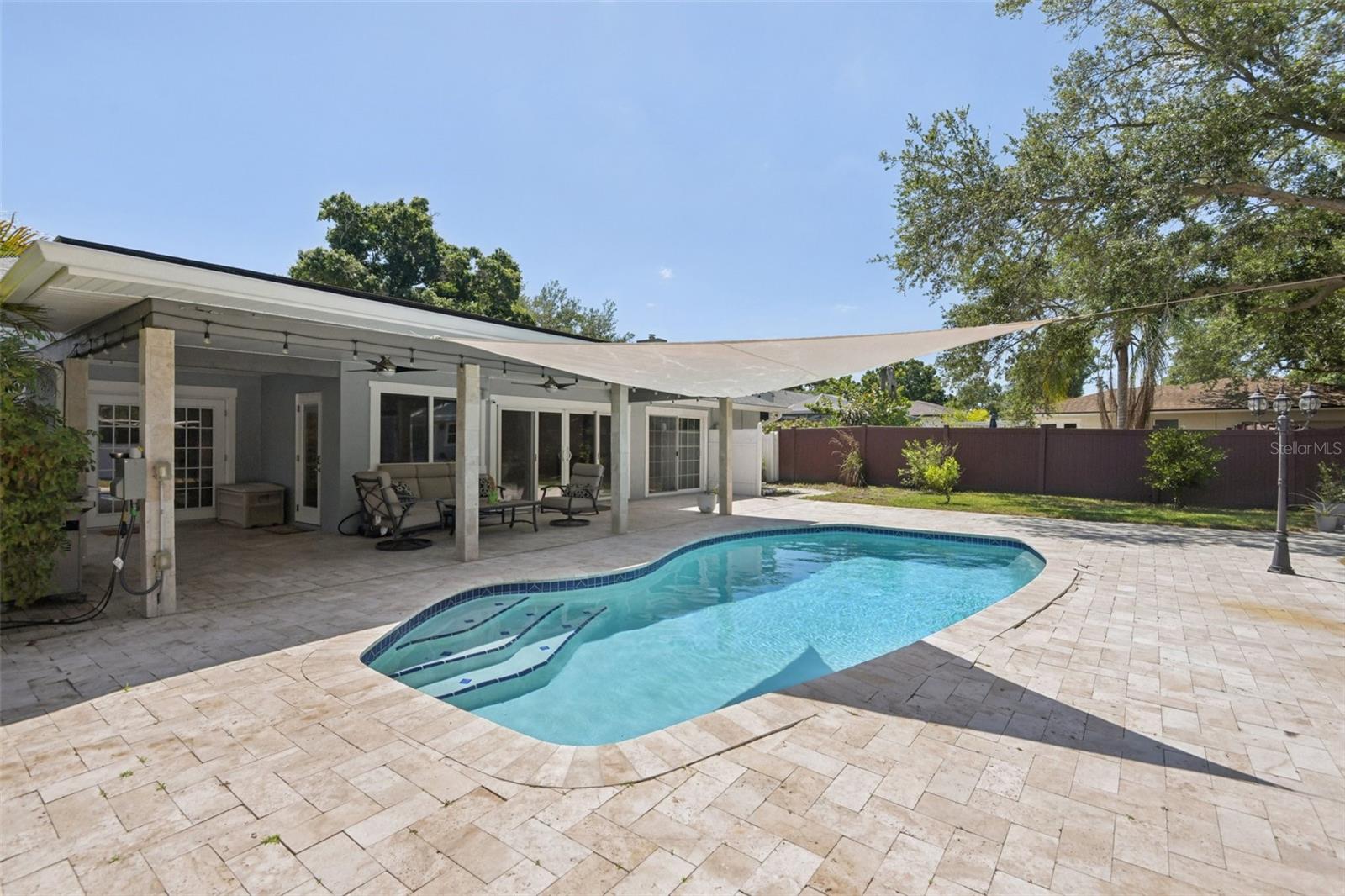 Image 23 of 35 For 10000 Bay Street