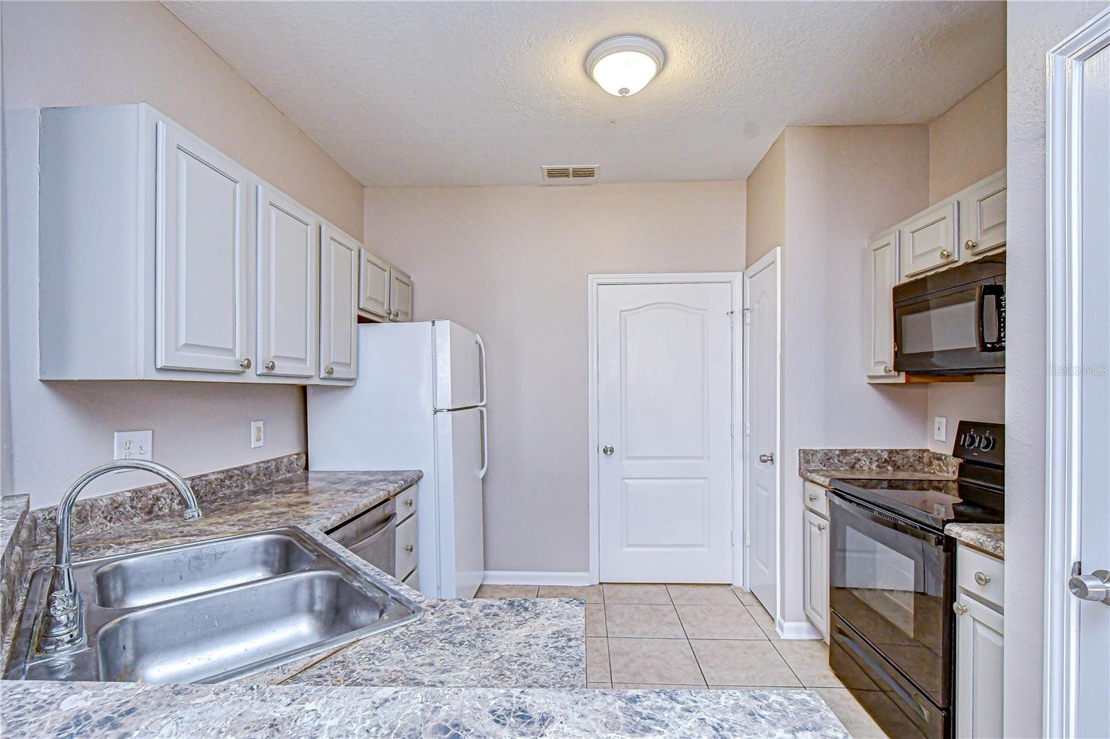 Image 20 of 61 For 17942 Villa Creek Drive 17942