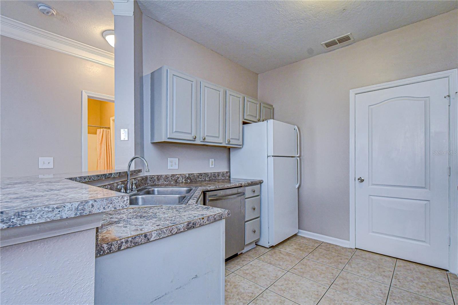 Image 27 of 61 For 17942 Villa Creek Drive 17942