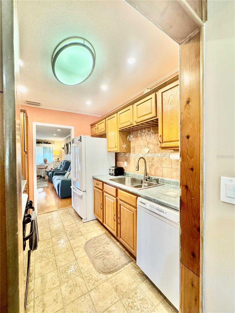 Image 11 of 18 For 10036 63rd Avenue N 23