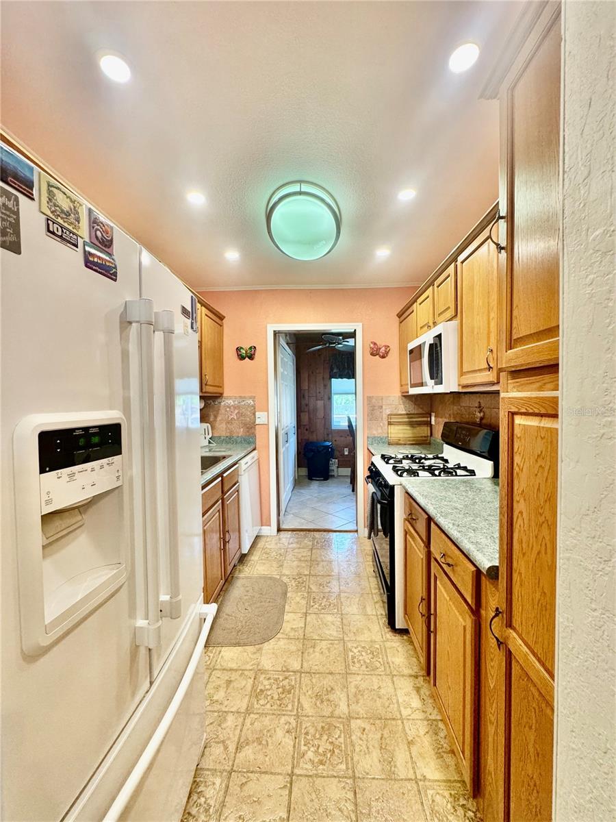 Image 12 of 18 For 10036 63rd Avenue N 23